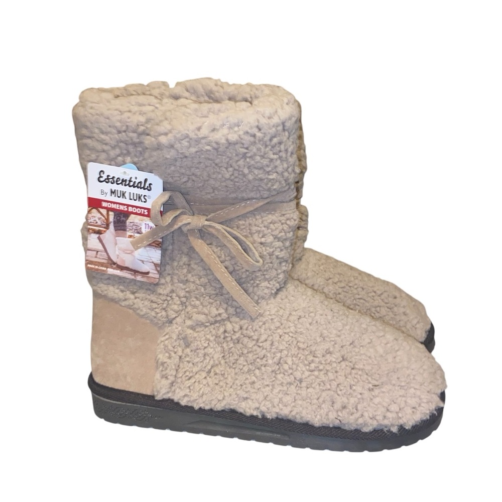 NWT - Muk Luks Women's 11W Tan Plush Boots
